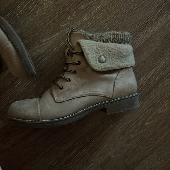 Never worn cliffs boots - Picture 3 of 4